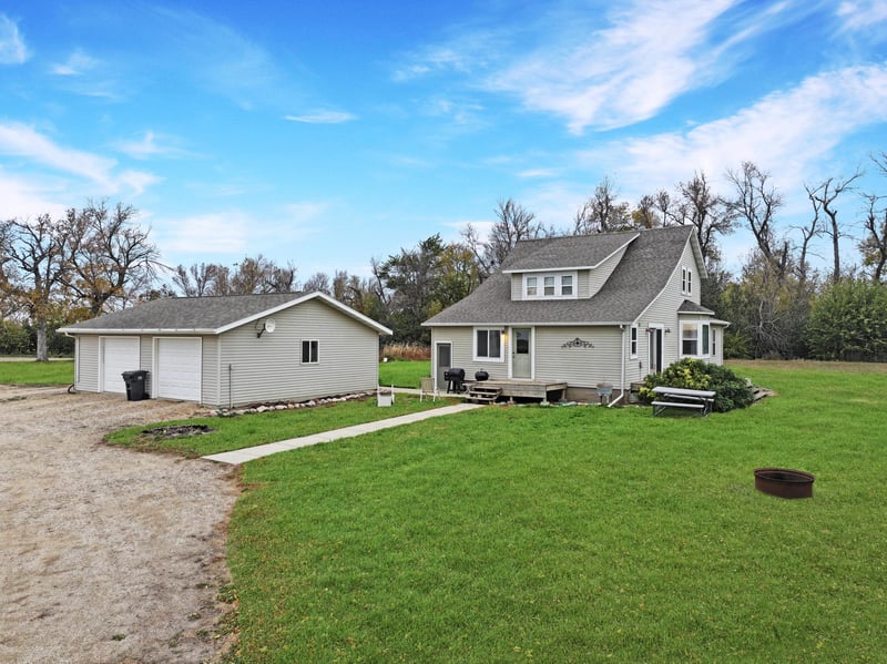 281 20th Ave, Edgerton, MN 56128