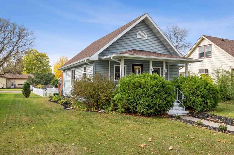 205 6th St SE, Barnesville, MN 56514