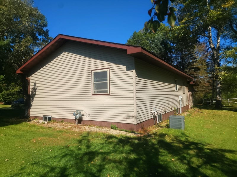 120 Woodland Trl, Clayton, WI 54004