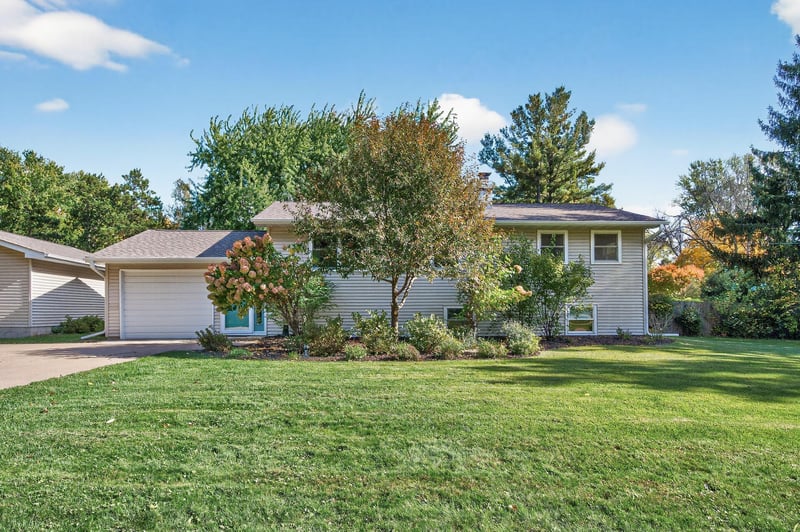 131 Quality Ave S, Lakeland, MN 55043
