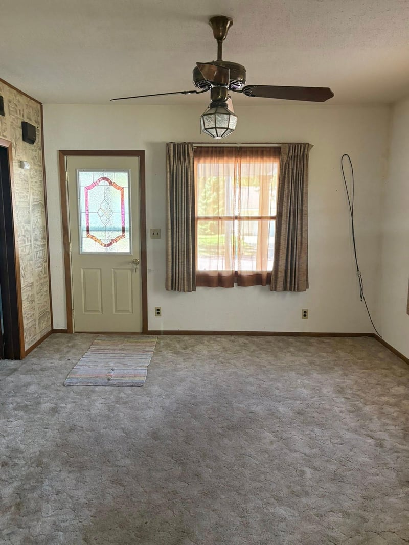 521 6th St SW, Waseca, MN 56093
