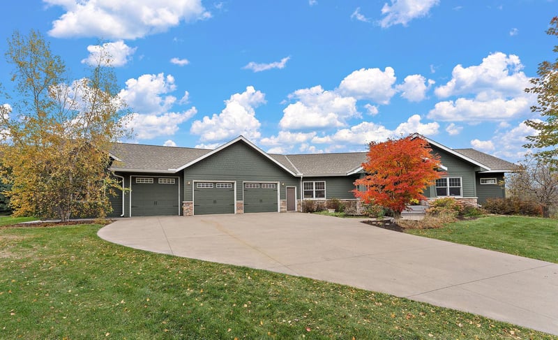 2206 Paris Ave N, Stillwater, MN 55082