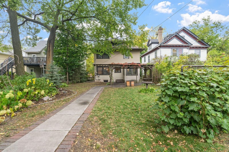 2505 Pleasant Ave, Minneapolis, MN 55404