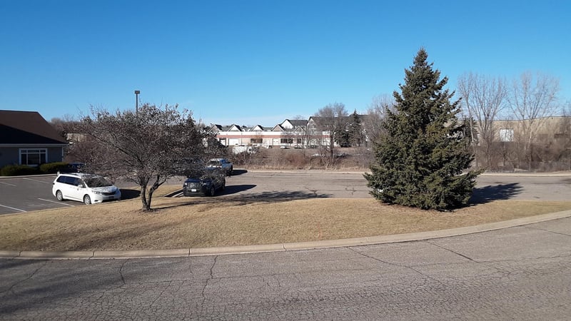 379 Commerce Ct, Vadnais Heights, MN 55127