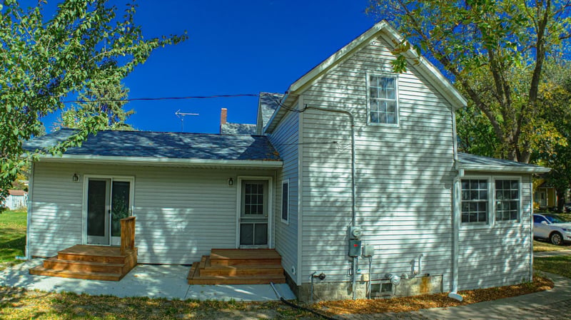 406 11th St N, Kerkhoven, MN 56252