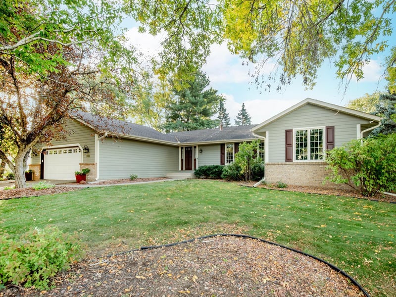 866 Cheri Ln, Mendota Heights, MN 55120