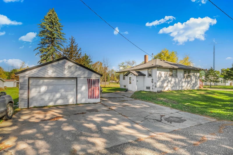 314 Martin St, Bowlus, MN 56314