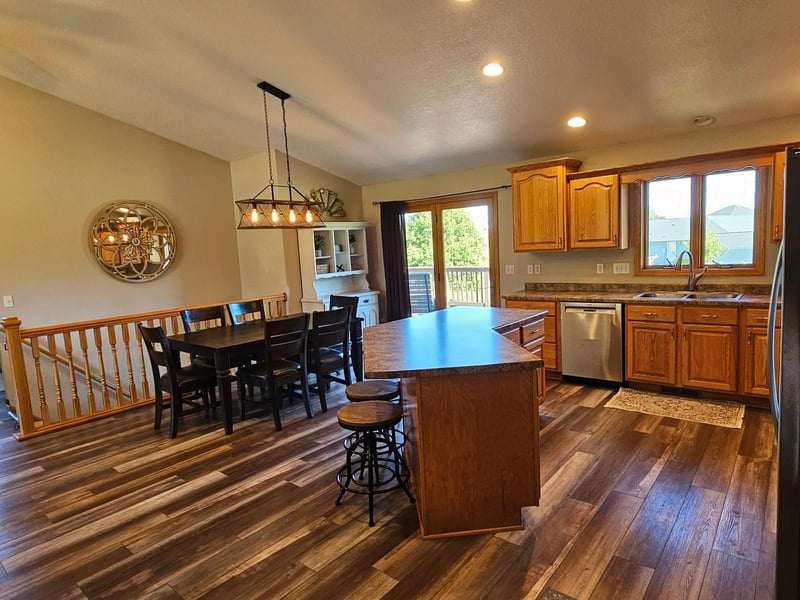 404 Crestview Ct, Goodhue, MN 55027