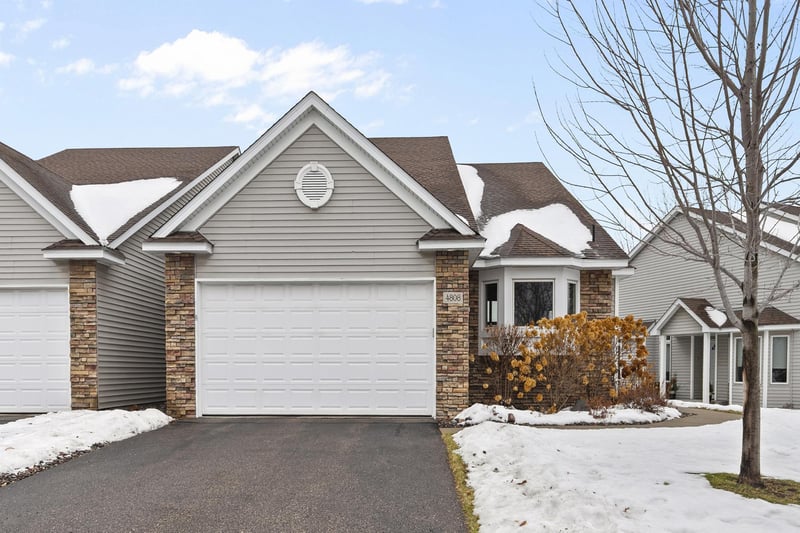 4808 Greenhaven Dr, White Bear Twp, MN 55127