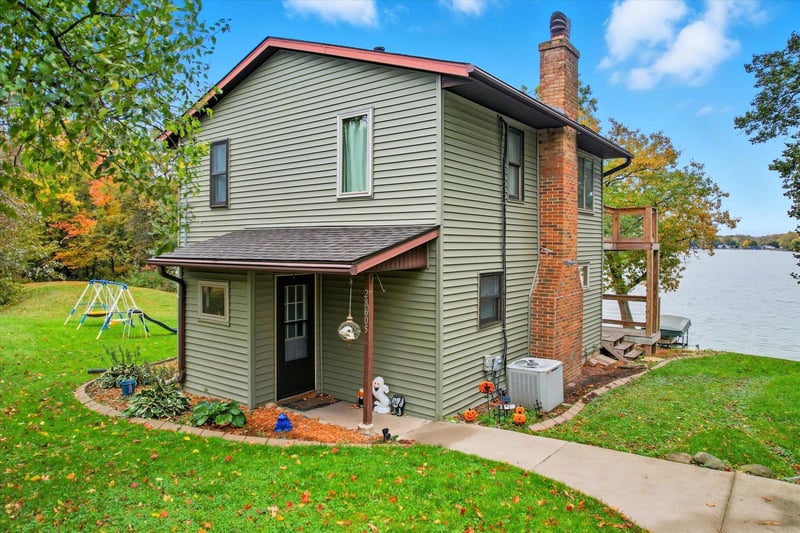 28605 Johnson Ln, Chisago City, MN 55013