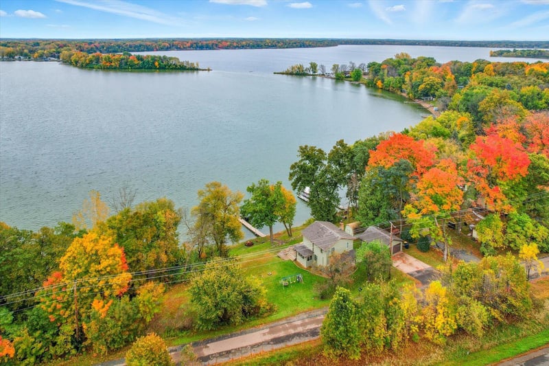 28605 Johnson Ln, Chisago City, MN 55013