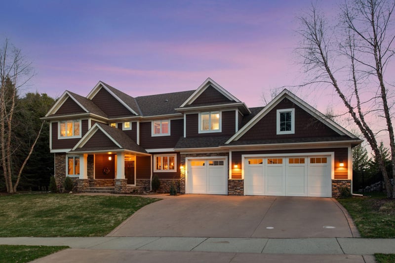 2051 Pinehurst Dr, Chanhassen, MN 55317
