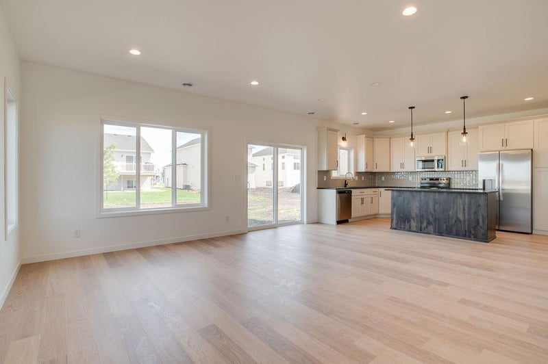 2304 37 Ave S, Moorhead, MN 56560
