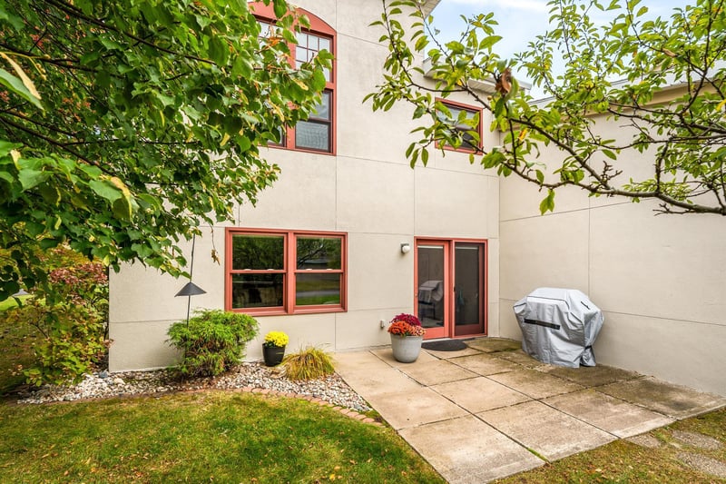 9900 Hudson Blvd #104, Duluth, MN 55808