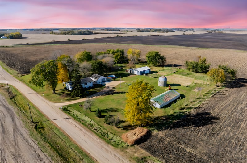 37658 410th St, Saint Peter, MN 56082