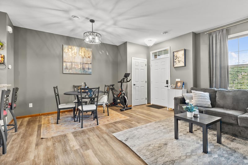 3307 Hazel Trl #C, Woodbury, MN 55129