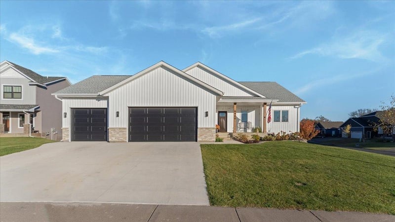 4940 River Oaks Rd, Rockford, MN 55373