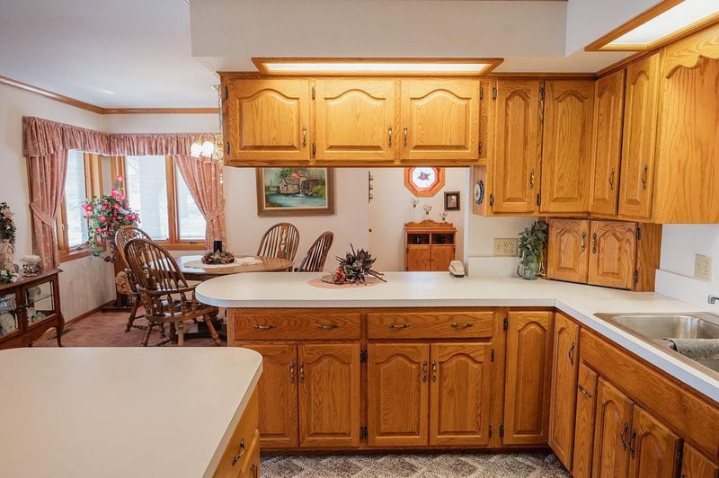 208 W 6th St, Blue Earth, MN 56013