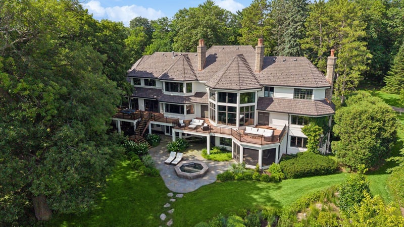 2505 Cedar Point Dr, Wayzata, MN 55391