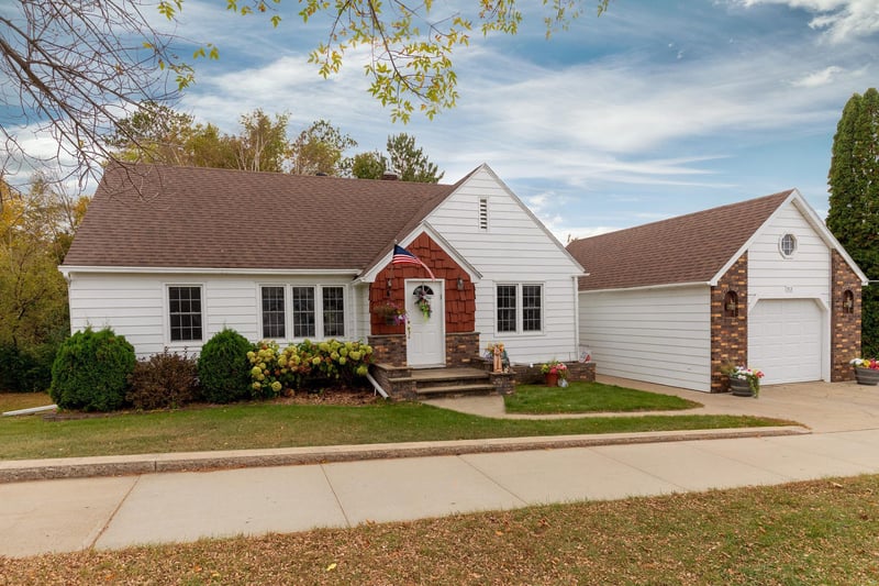 513 Michigan Ave W, Walker, MN 56484