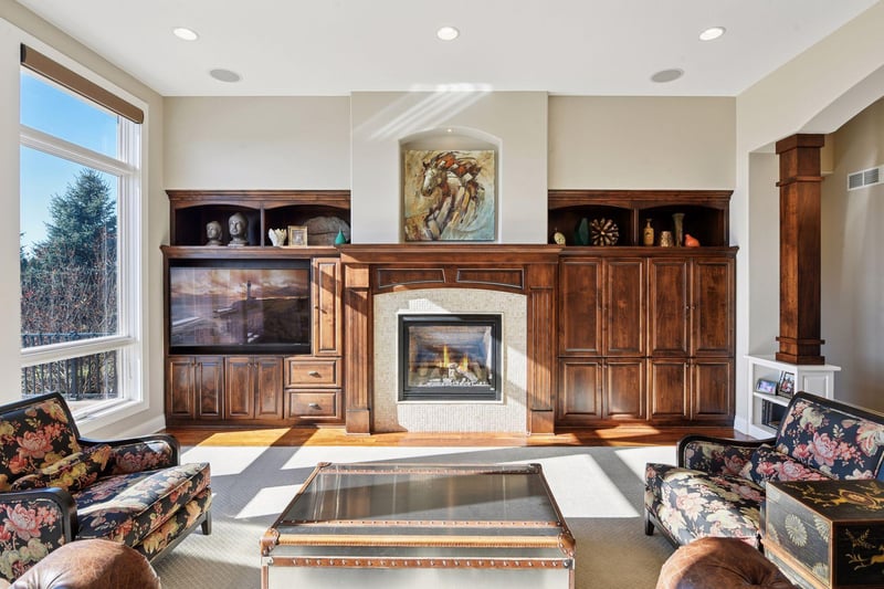 19220 Foxfield Dr, Prior Lake, MN 55372