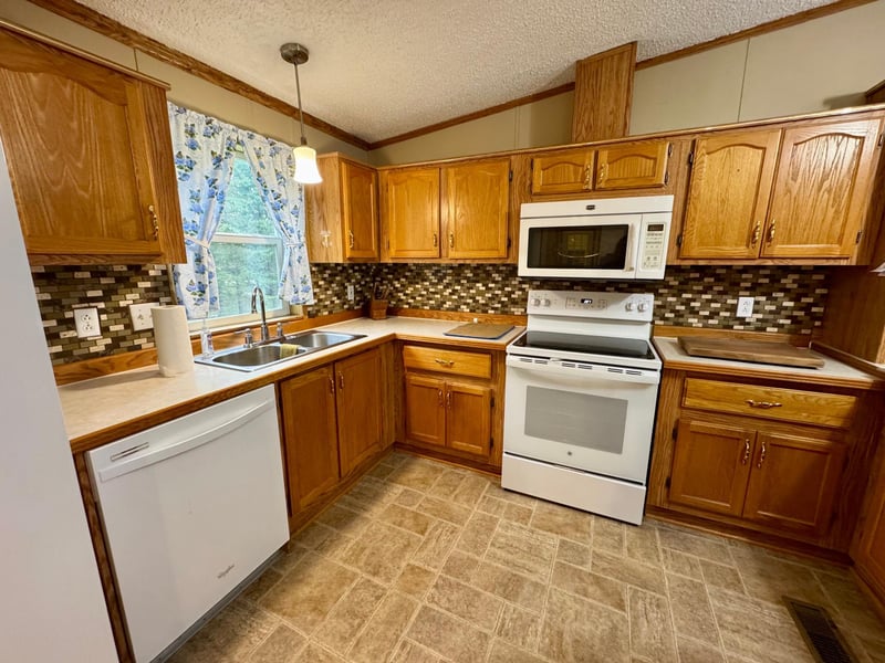 459 E Elm St, Parkers Prairie, MN 56361