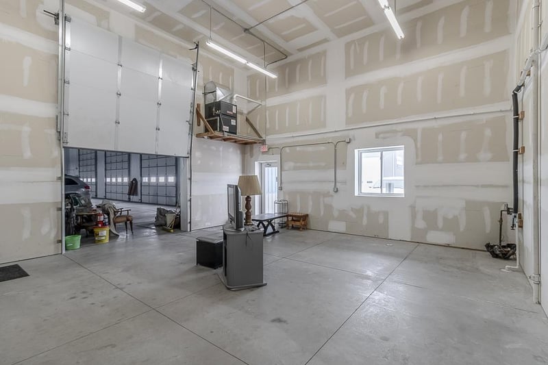 1072 S Victory Dr, Mankato, MN 56001