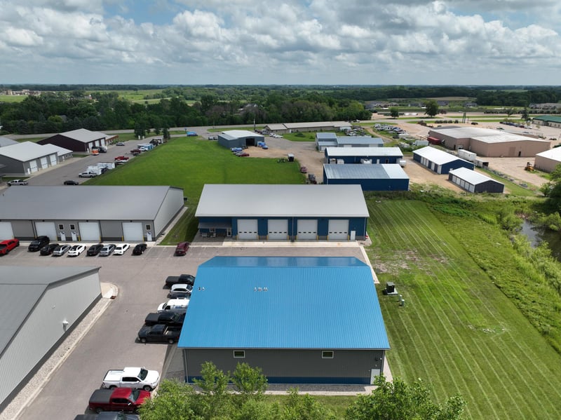 1072 S Victory Dr, Mankato, MN 56001
