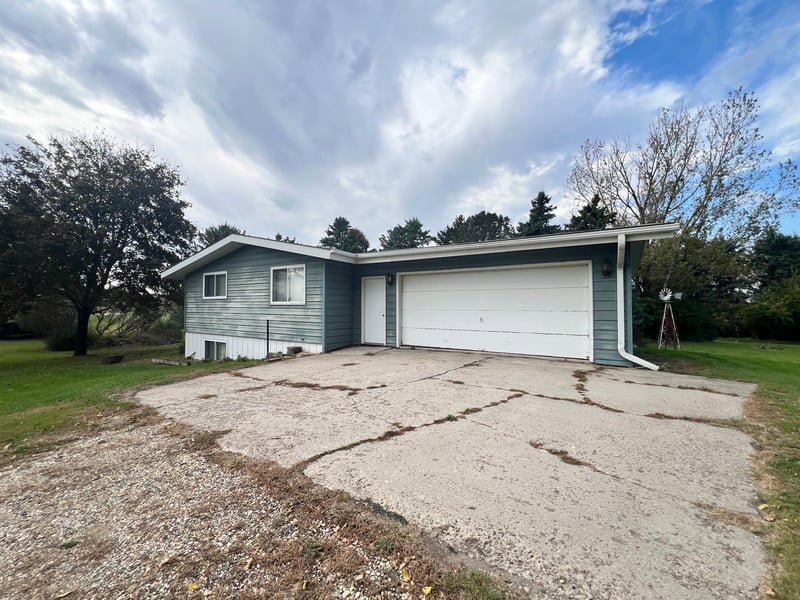 2256 90th St SW, Appleton, MN 56208