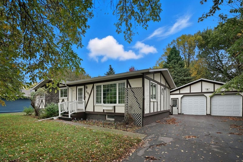 581 4th St E, Hector, MN 55342