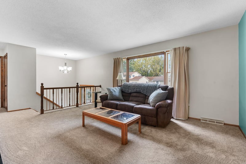 314 7th St SW, Eyota, MN 55934