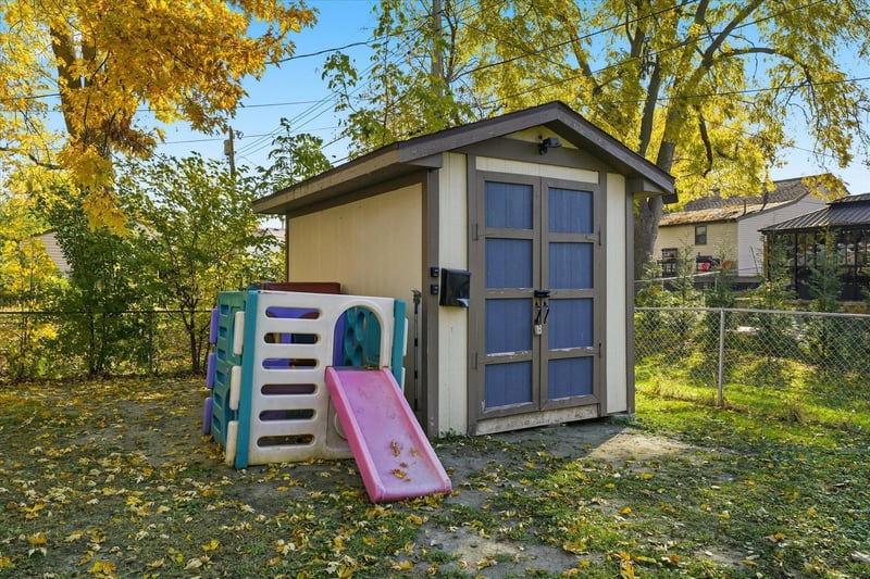 2288 13th Ave E, North Saint Paul, MN 55109