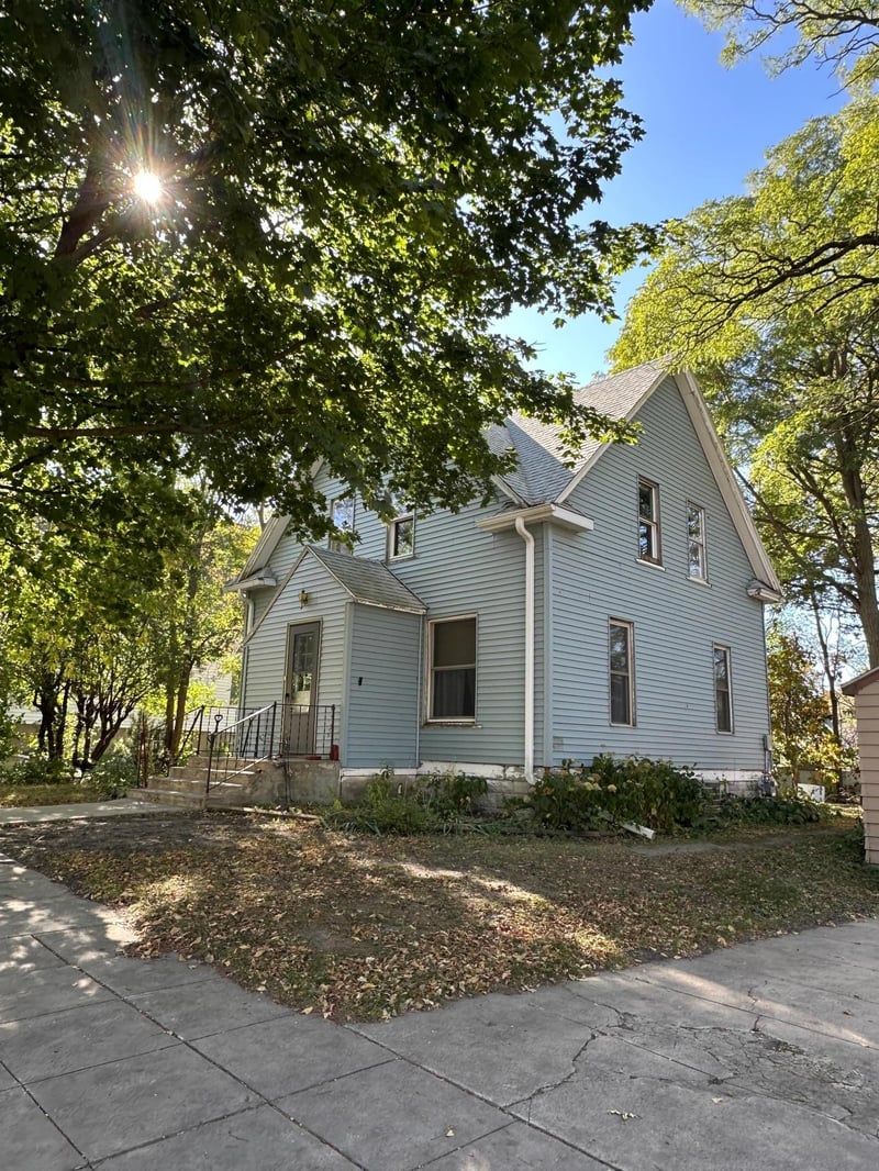 204 N Main St, Hendricks, MN 56136