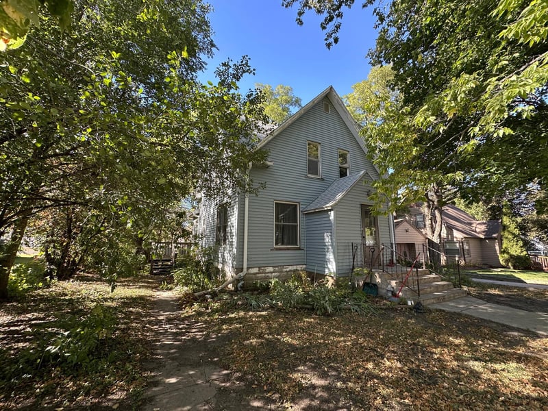 204 N Main St, Hendricks, MN 56136