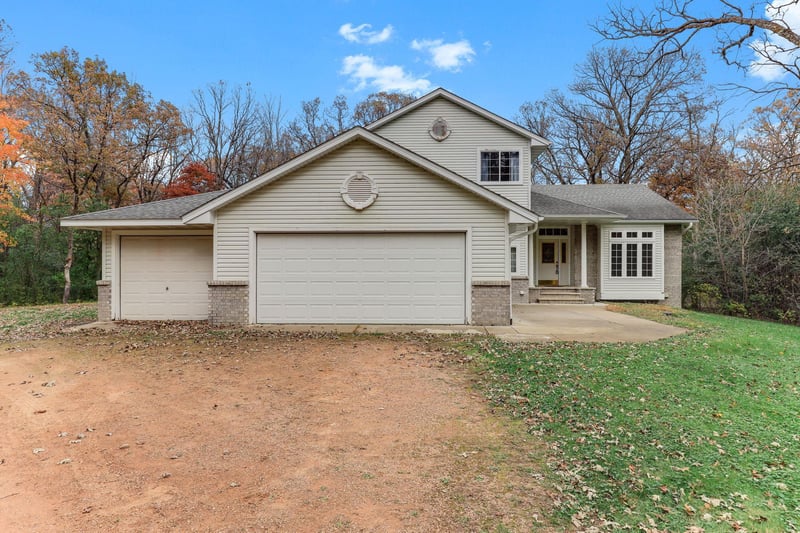 2131 Viking Blvd NW, Oak Grove, MN 55011