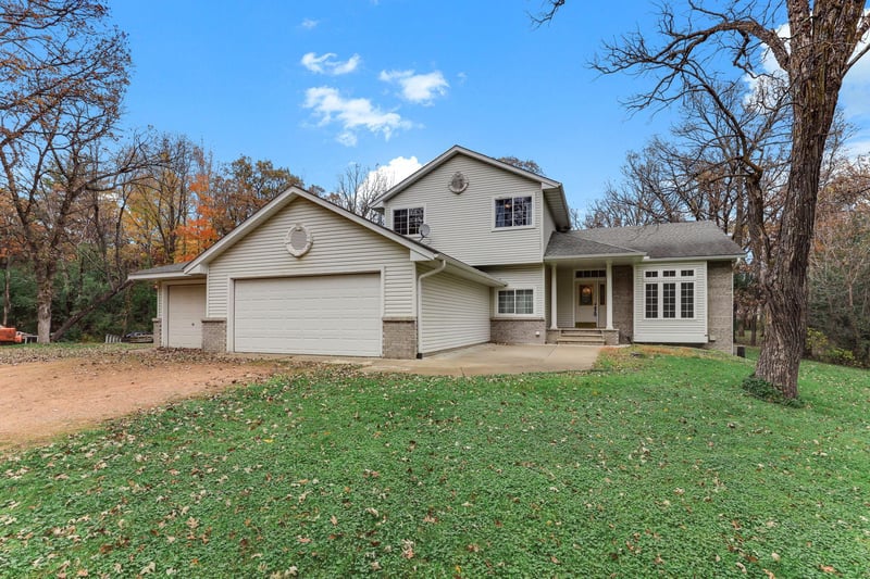 2131 Viking Blvd NW, Oak Grove, MN 55011
