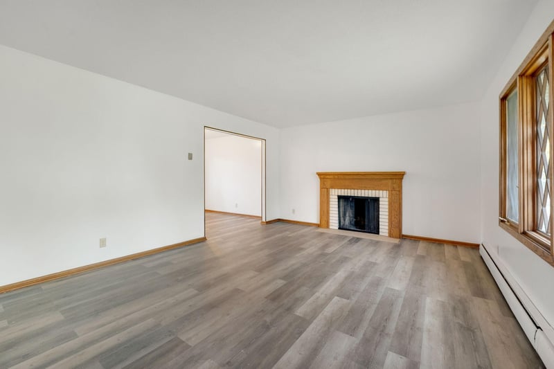 11036 27th Ave S, Burnsville, MN 55337