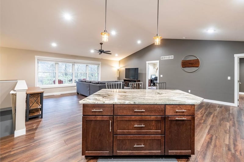 169 Cobblestone Ln, Winona, MN 55987