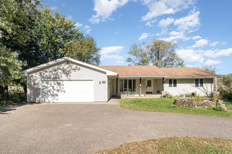 5811 195th Ave NW, Nowthen, MN 55303