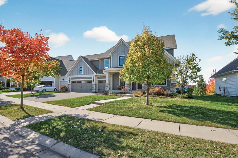 16545 Duluth Trl, Lakeville, MN 55044