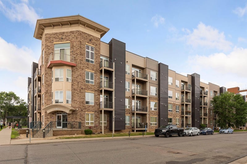 2600 University Ave SE #105, Minneapolis, MN 55414