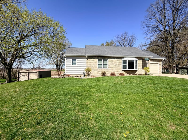 622 Woodcrest Ave, Worthington, MN 56187