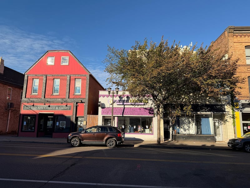 977 Payne Ave, Saint Paul, MN 55130