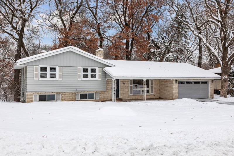 1490 3rd St NW, New Brighton, MN 55112