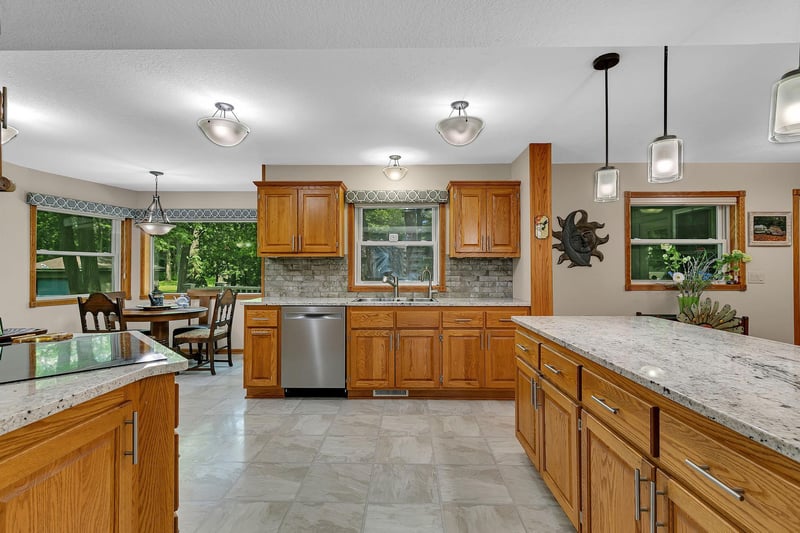 607 2 1/2 St N, Sartell, MN 56377