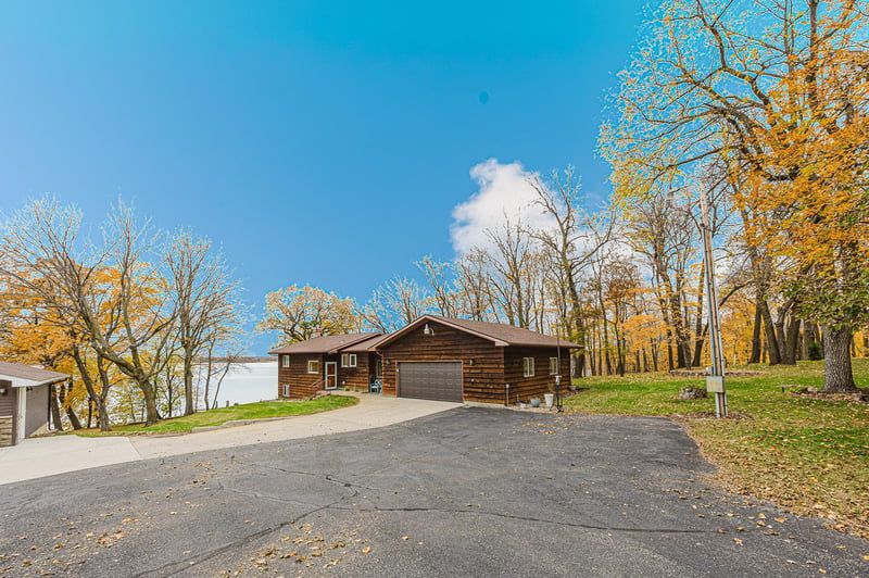 13668 Maple Rd, Lake Park, MN 56554