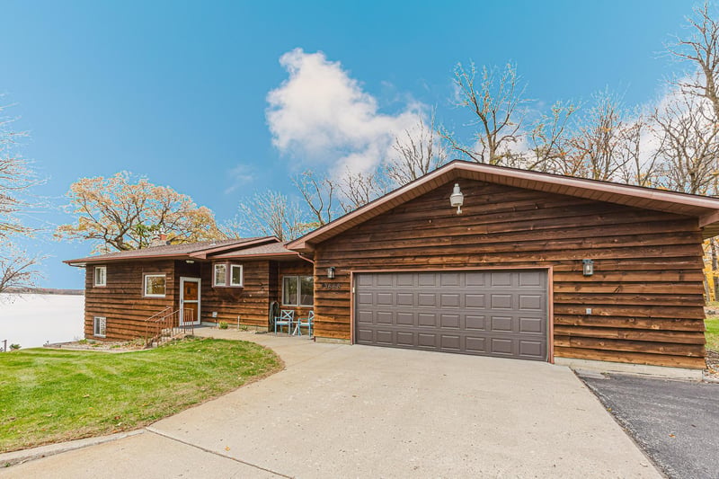 13668 Maple Rd, Lake Park, MN 56554