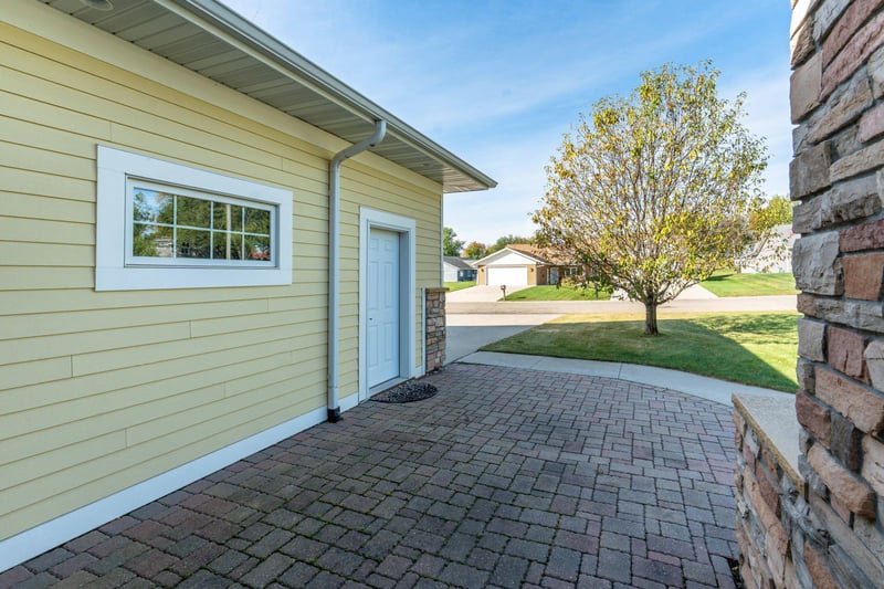 825 5th St SE, Pelican Rapids, MN 56572