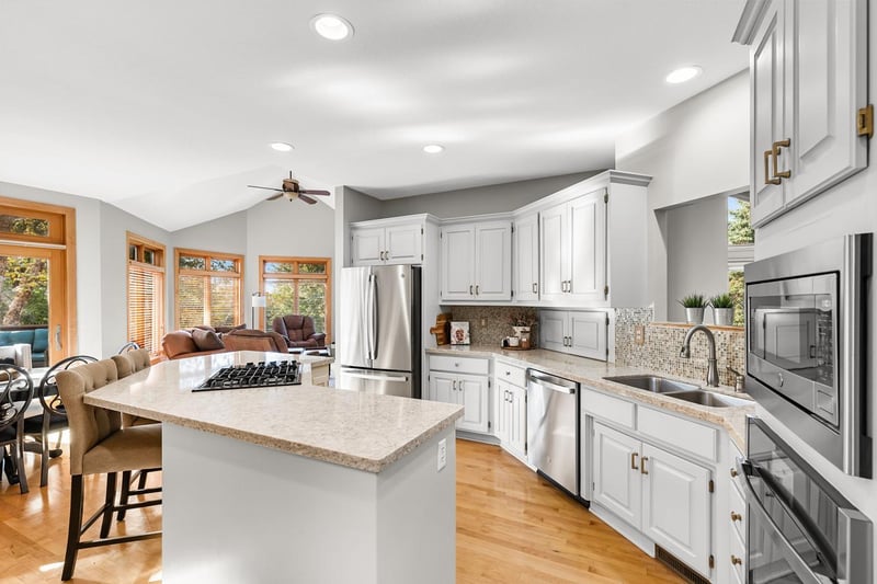 7004 Howard Ln, Eden Prairie, MN 55346