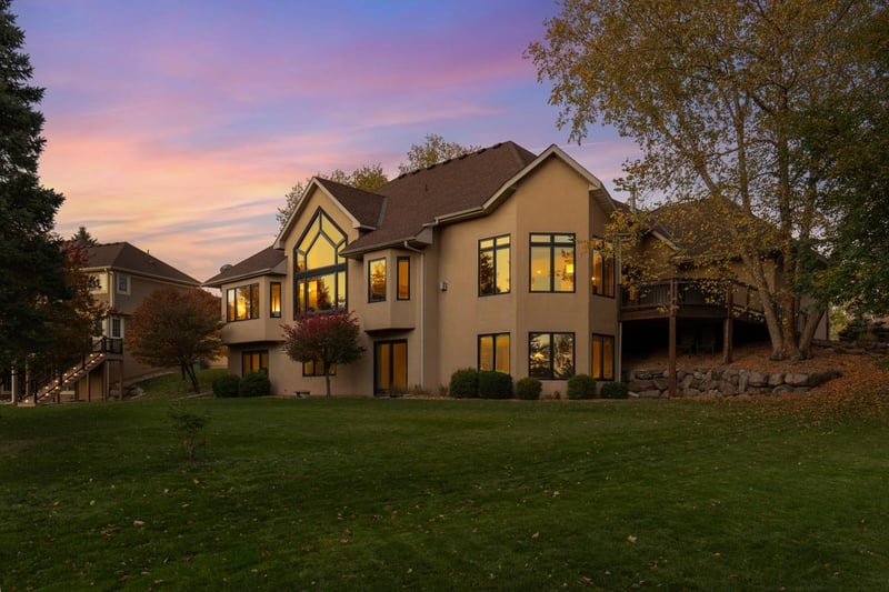 7004 Howard Ln, Eden Prairie, MN 55346